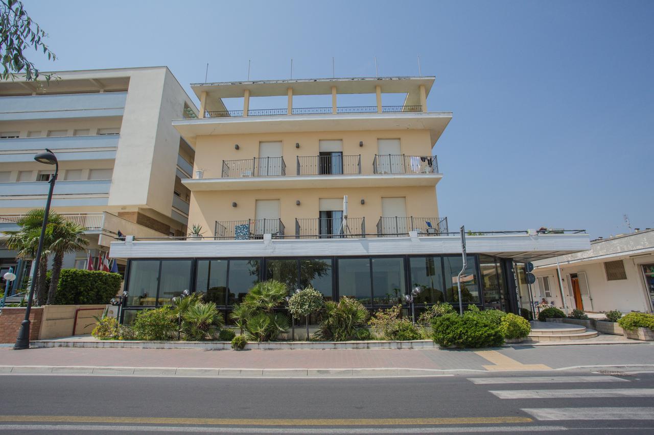 Hotel Deanna Bellaria-Igea Marina Exterior foto