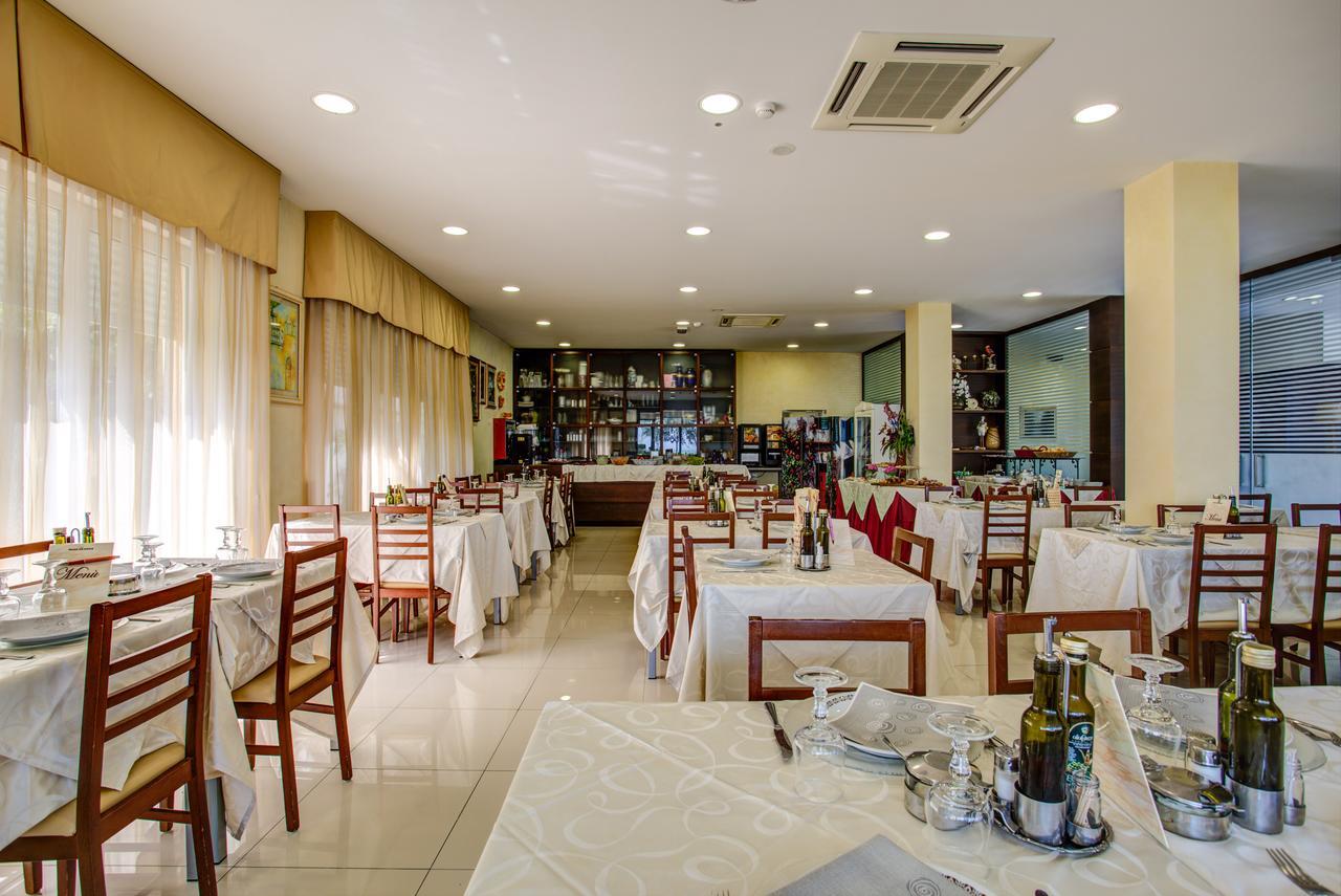 Hotel Deanna Bellaria-Igea Marina Exterior foto